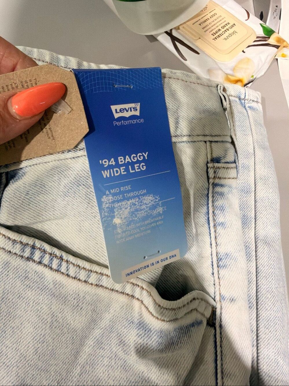 Levi's Performance Mid Rise Cotton 94 Baggy Jeans Cool Office Light Wash 31x31 - Picture 5 of 6